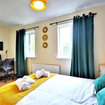 Manchester Townhouse By Bevolve - 4 Bedrooms - Free Parking Bagian luar foto