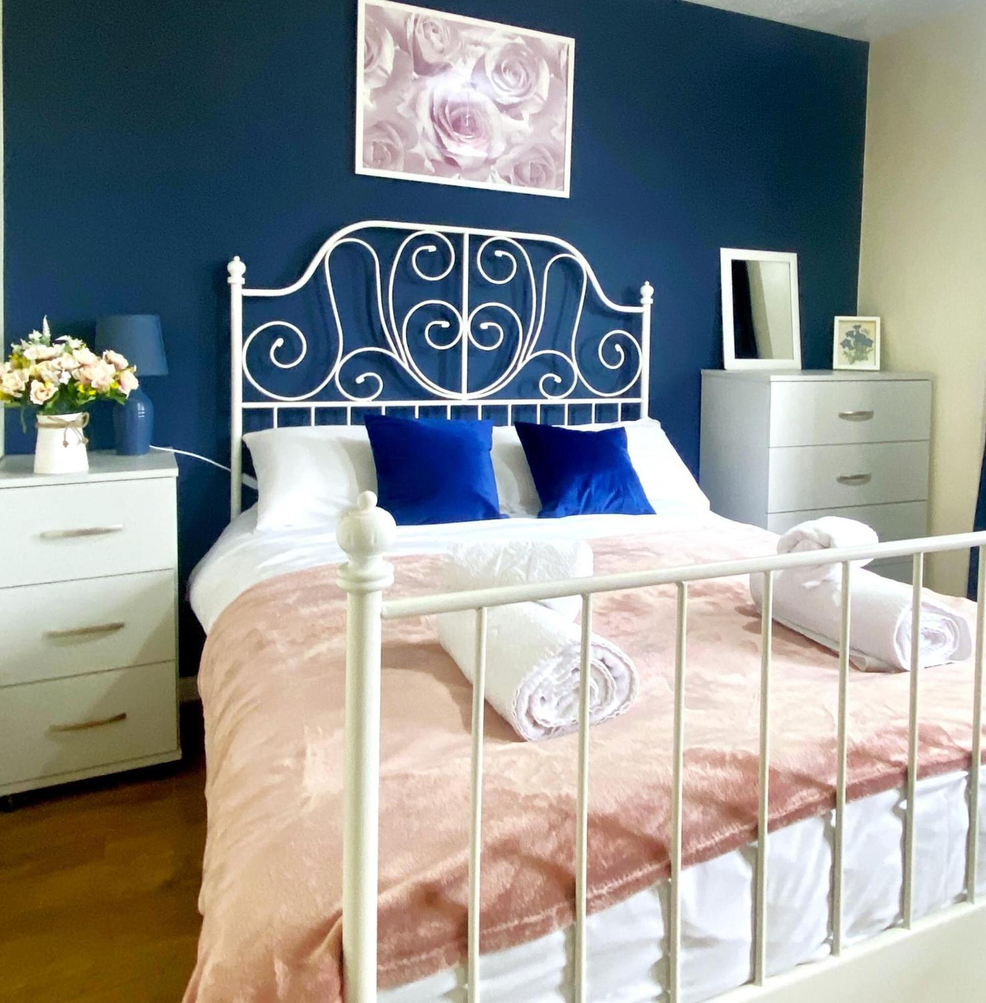 Manchester Townhouse By Bevolve - 4 Bedrooms - Free Parking Bagian luar foto
